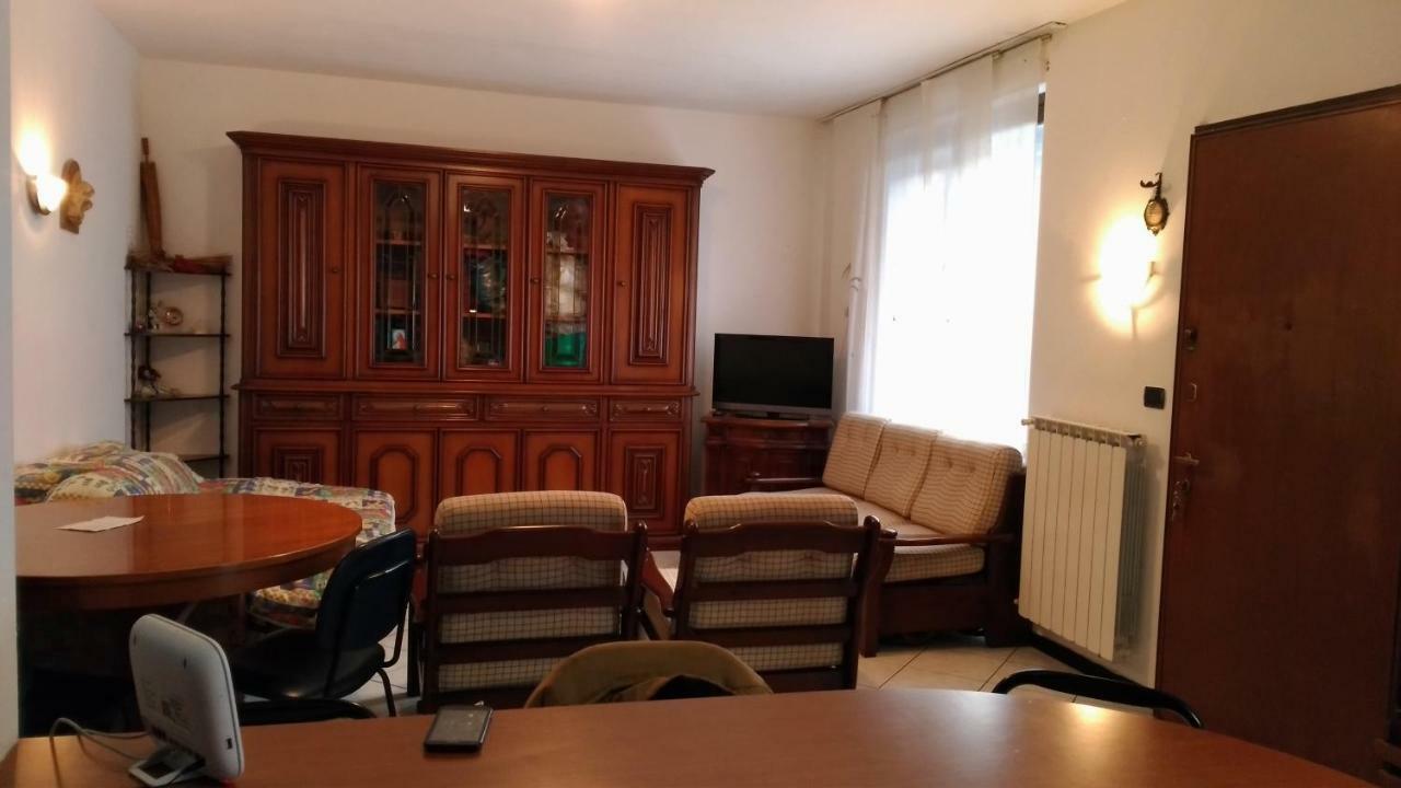 Villetta Rossini Appartamento Da Condividere Con Me Luciano Servizio Ospiti Taxi Driver Navetta No Wifi 2 Camera Da Letto Per 5 Persone Valbrembo Exterior foto